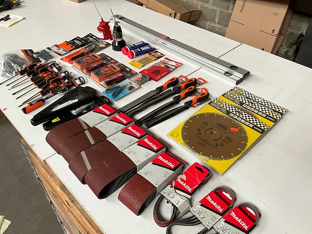 Mix kavel diverse merken handgereedschap & accessoires - afbeelding 9 van  10