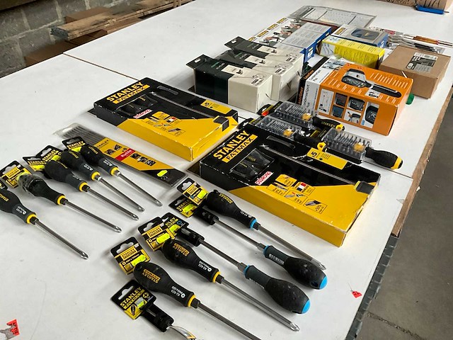 Mix kavel diverse merken handgereedschap & accessoires - afbeelding 11 van  11