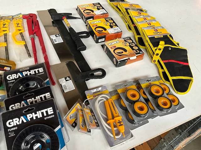 Mix kavel diverse merken handgereedschap en accessoires - afbeelding 2 van  11