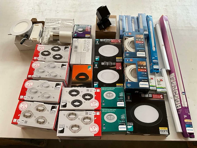 Mix kavel diverse merken verlichting - afbeelding 1 van  11
