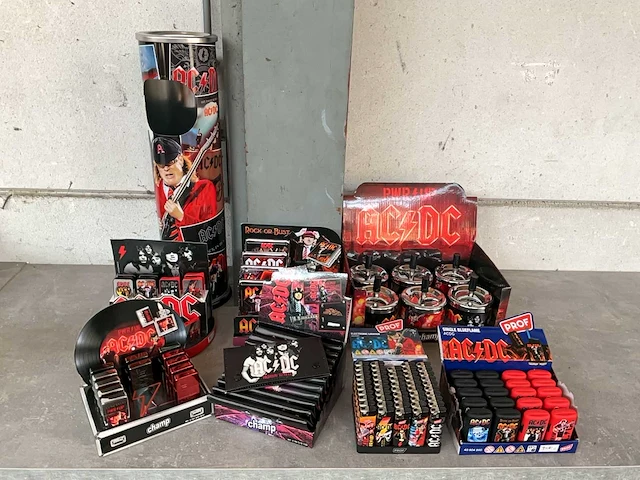 Mix kavel diverse rookwaren ac/dc - afbeelding 1 van  9