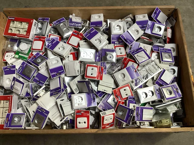 Mix kavel diverse schakelmateriaal (300x) - afbeelding 1 van  5