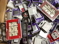 Mix kavel diverse schakelmateriaal (300x) - afbeelding 5 van  6
