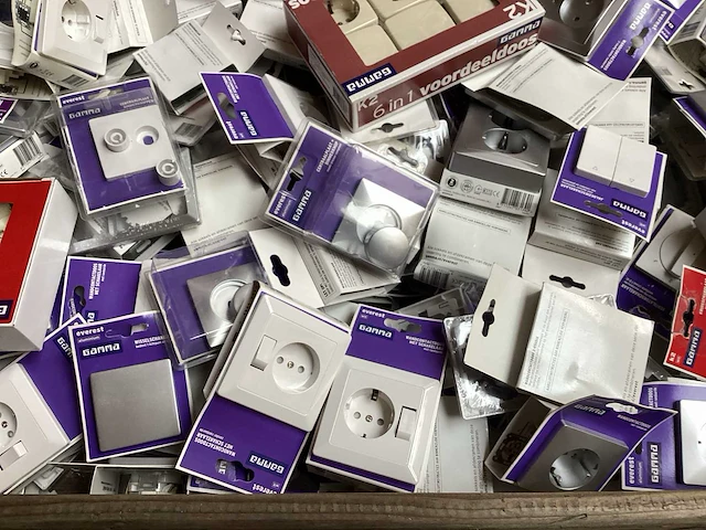 Mix kavel diverse schakelmateriaal (300x) - afbeelding 6 van  6