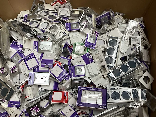 Mix kavel diverse schakelmateriaal (900x) - afbeelding 1 van  6
