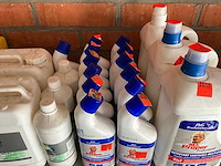 Mix kavel diverse schoonmaak- en verfbenodigheden - afbeelding 6 van  6