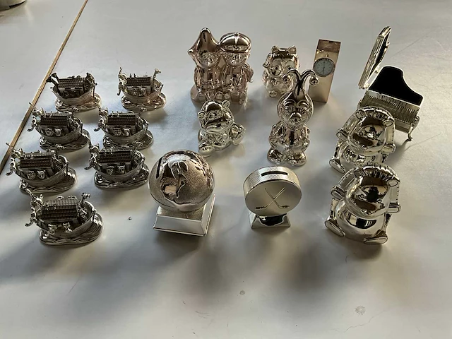 Mix kavel diverse verzilverde artikelen - afbeelding 1 van  9
