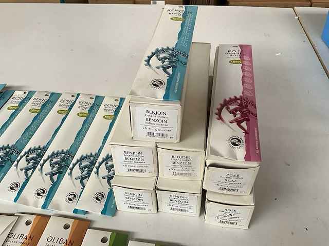 Mix kavel diverse wierook - afbeelding 2 van  8