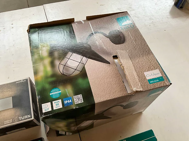 Mix kavel eglo binnen- en buitenverlichting - afbeelding 3 van  8