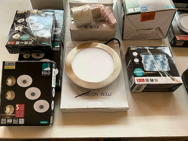 Mix kavel eglo binnen- en buitenverlichting - afbeelding 4 van  8