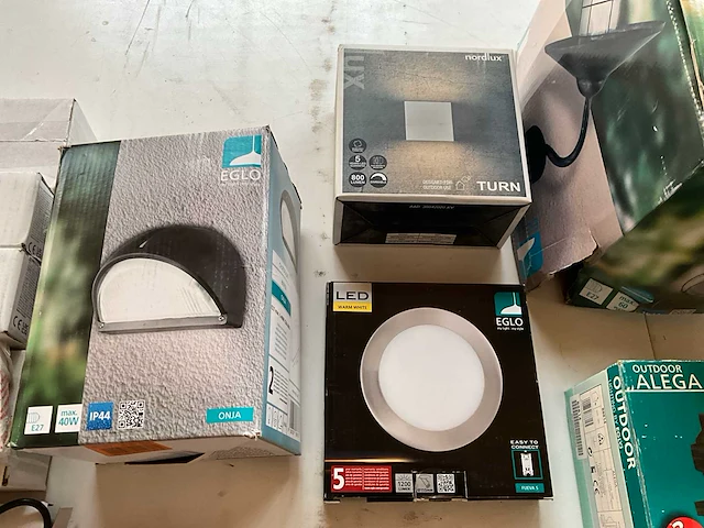 Mix kavel eglo binnen- en buitenverlichting - afbeelding 6 van  8