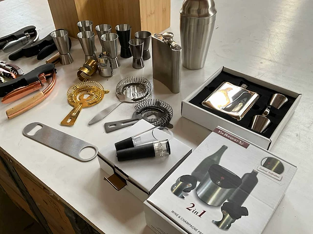 Mix kavel o.a. leopold vienna bar en cocktail accessoires - afbeelding 4 van  13