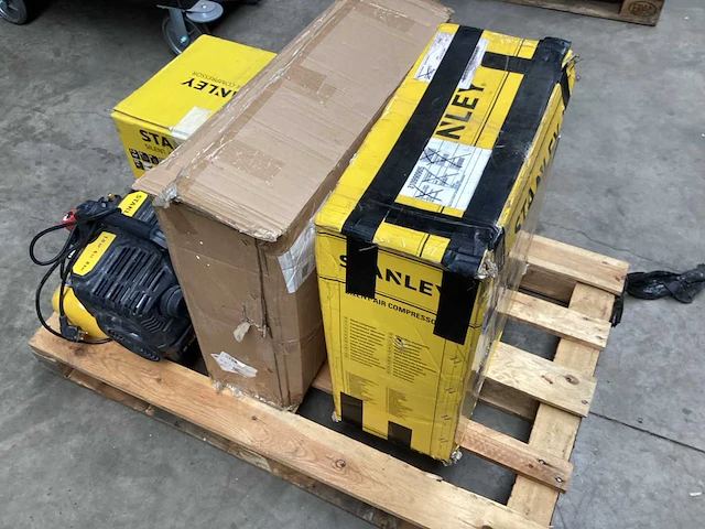Mix kavel retouren webwinkel stanley - afbeelding 1 van  6