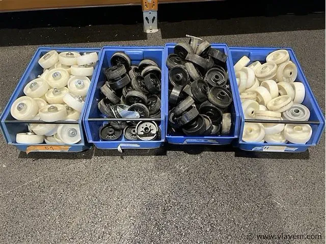 Mix kunststofwielen - afbeelding 1 van  3