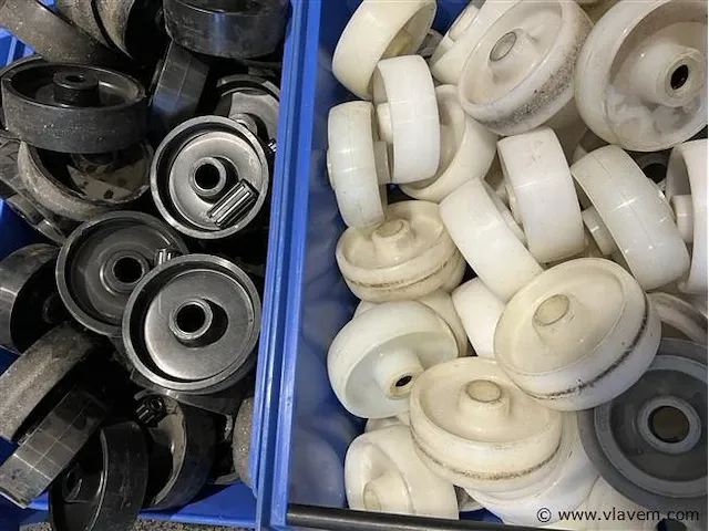Mix kunststofwielen - afbeelding 2 van  3