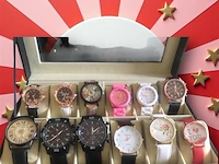 Mix lot horloges - afbeelding 1 van  1