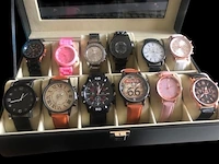 Mix lot horloges - afbeelding 1 van  1