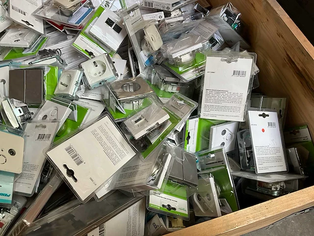 Mix pallet schakelmateriaal - afbeelding 4 van  7