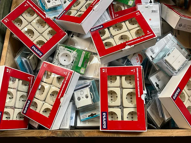 Mix pallet schakelmateriaal - afbeelding 4 van  5