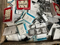 Mix pallet schakelmateriaal - afbeelding 5 van  6
