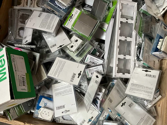 Mix pallet schakelmateriaal - afbeelding 6 van  7