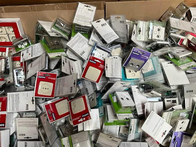 Mix pallet schakelmateriaal - afbeelding 3 van  7