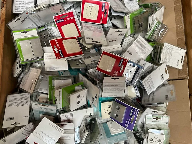 Mix pallet schakelmateriaal - afbeelding 5 van  7