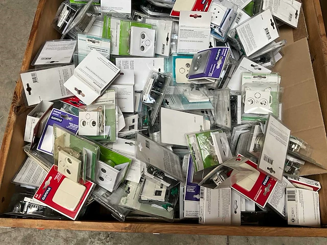 Mix pallet schakelmateriaal - afbeelding 6 van  7