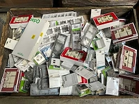 Mix pallet schakelmateriaal - afbeelding 1 van  7