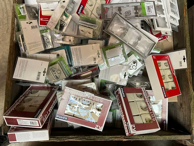 Mix pallet schakelmateriaal - afbeelding 5 van  7