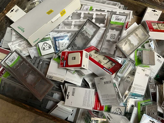Mix pallet schakelmateriaal - afbeelding 6 van  7