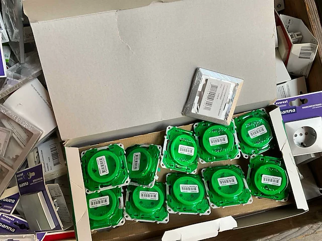 Mix pallet schakelmateriaal - afbeelding 3 van  7