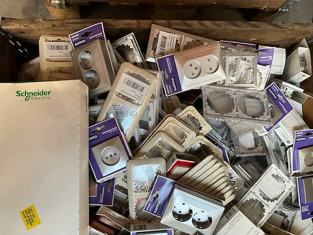 Mix pallet schakelmateriaal - afbeelding 6 van  7