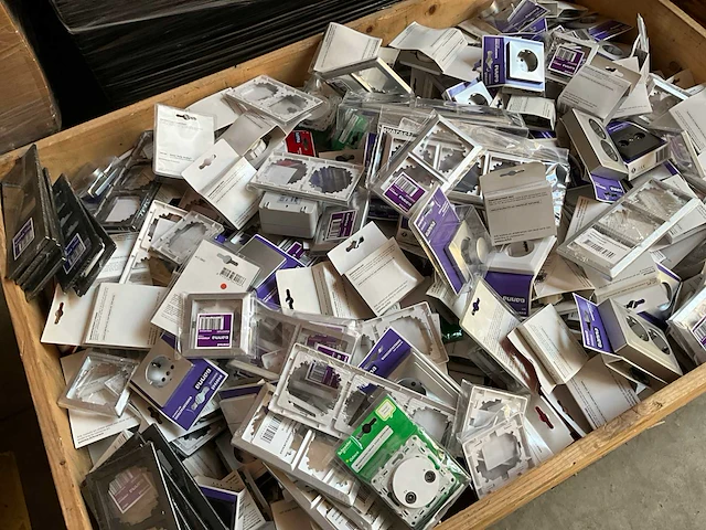 Mix pallet schakelmateriaal - afbeelding 6 van  7
