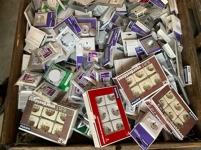 Mix pallet schakelmateriaal - afbeelding 5 van  7