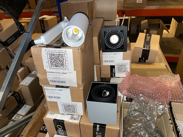 Mix pallet spots - afbeelding 1 van  2