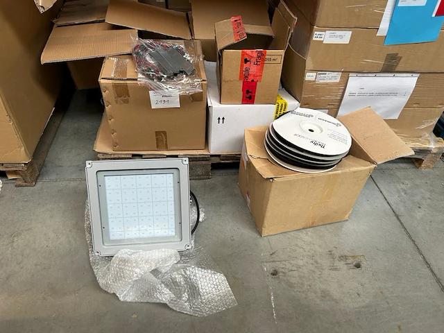 Mix pallet - afbeelding 1 van  9