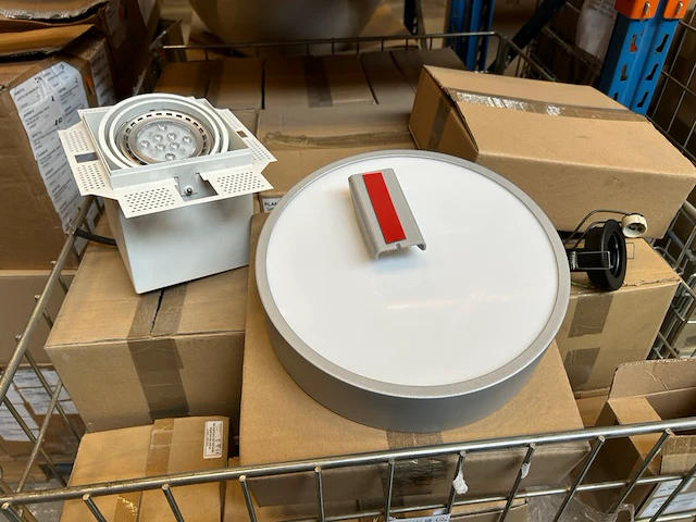 Mix pallet - afbeelding 1 van  8