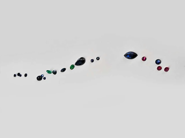 Mixed natural 19 gemstones 3.23 cts - afbeelding 4 van  7