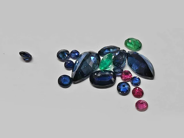 Mixed natural 19 gemstones 3.23 cts - afbeelding 5 van  7