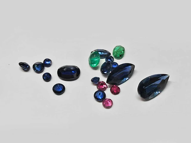Mixed natural 19 gemstones 3.23 cts - afbeelding 6 van  7