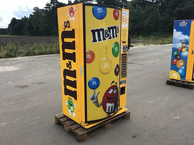 M&m - vending machine - afbeelding 1 van  7