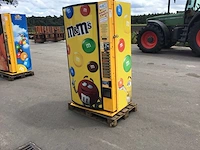 M&m - vending machine