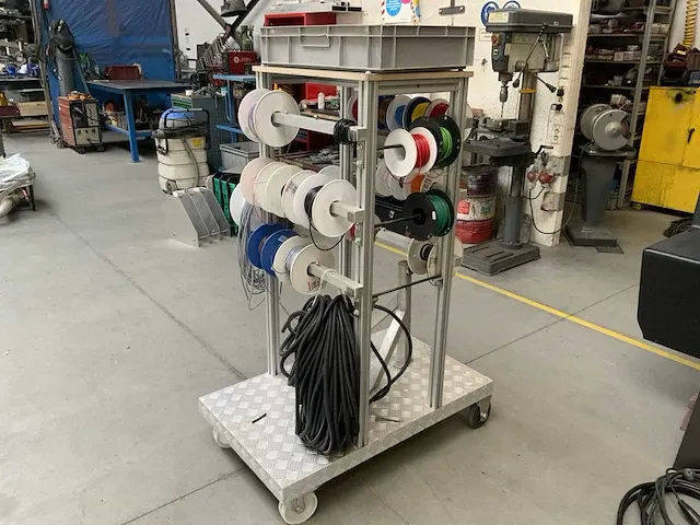Mobiel rek met installatiedraad - afbeelding 1 van  8