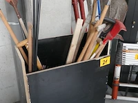 Mobiele bak met tuinmateriaal - afbeelding 1 van  3