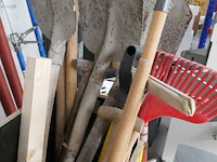 Mobiele bak met tuinmateriaal - afbeelding 3 van  3