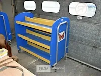 Mobiele boekenkast afm ± 121x70x116
