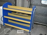 Mobiele boekenkast afm ± 121x70x117