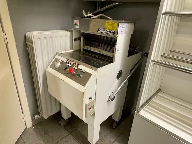 Mobiele broodsnijmachine renove - afbeelding 1 van  4