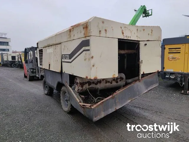 Mobiele compressor doosan 12/235 - afbeelding 9 van  15